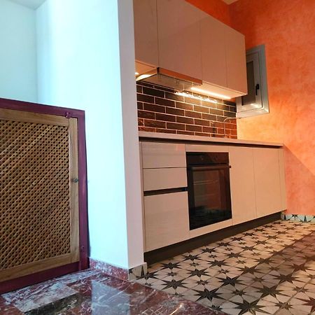 Appartamento Stylish Artistic Flat With View, Three Min To Metro Atene Esterno foto
