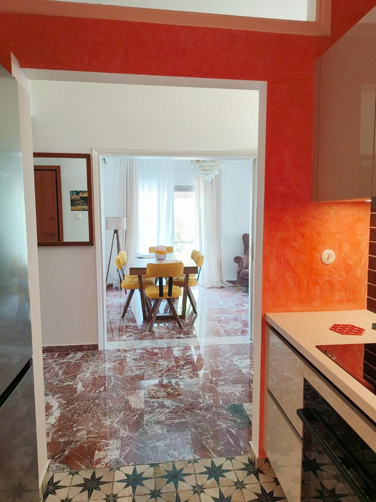 Appartamento Stylish Artistic Flat With View, Three Min To Metro Atene Esterno foto