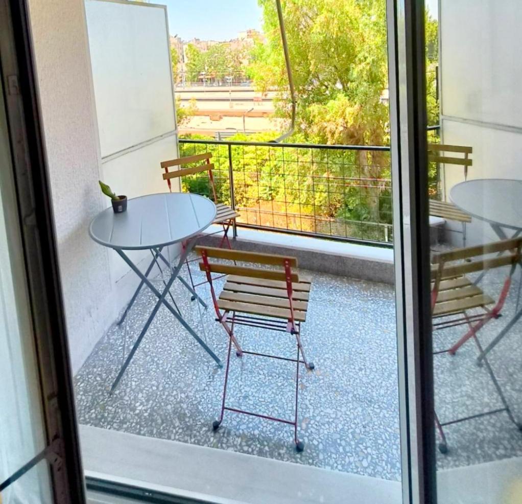 Appartamento Stylish Artistic Flat With View, Three Min To Metro Atene Esterno foto