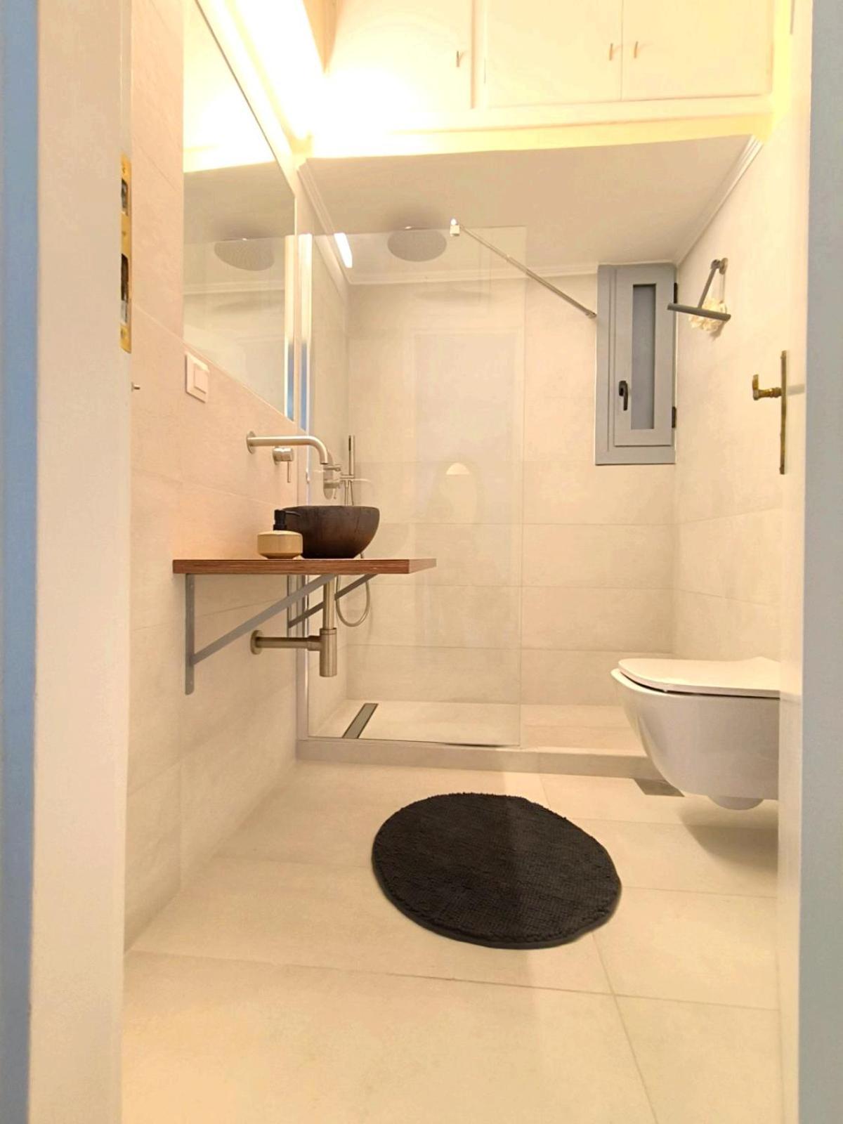 Appartamento Stylish Artistic Flat With View, Three Min To Metro Atene Esterno foto