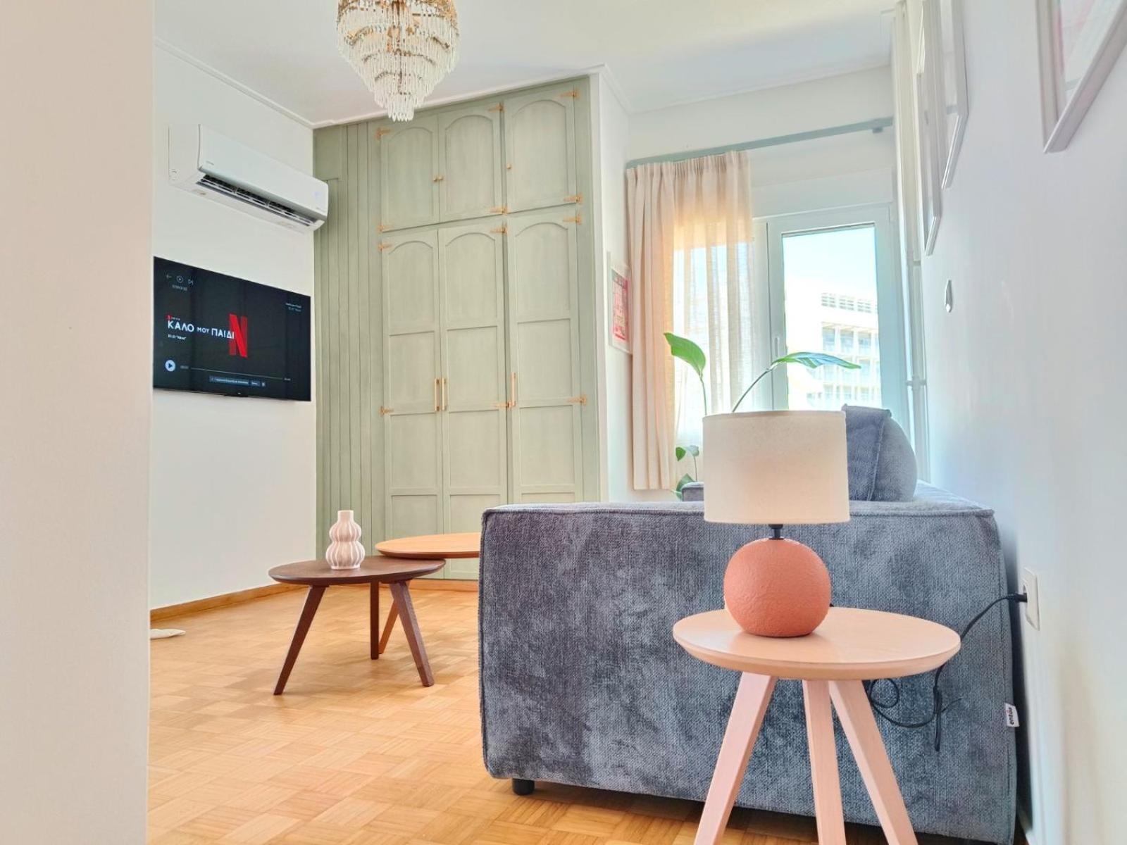 Appartamento Stylish Artistic Flat With View, Three Min To Metro Atene Esterno foto